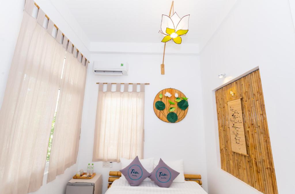 Двухместный (Двухместный номер Делюкс с 1 кроватью и балконом), Tâm Homestay