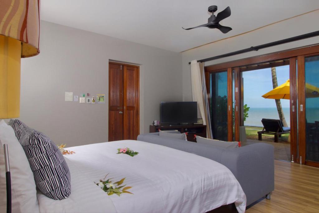 Двухместный (Бунгало с 1 спальней и видом на море) курортного отеля Chong Fah Resort Khaolak, Кхаулак