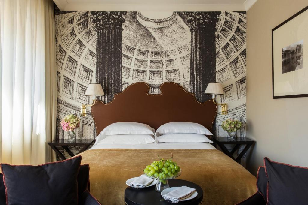 Двухместный (Двухместный номер Делюкс с 1 кроватью или 2 отдельными кроватями и балконом) отеля Starhotels Michelangelo Rome, Рим