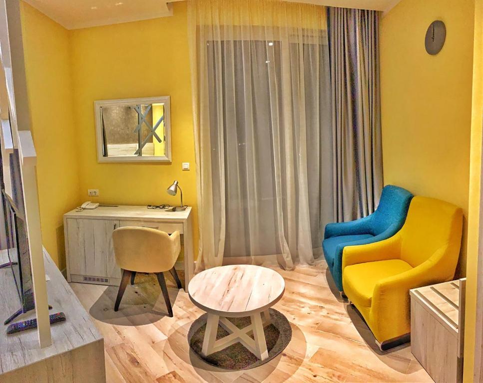 Двухместный (Двухместный номер Делюкс с 1 кроватью и видом на море) отеля Hotel Pierina, Будва