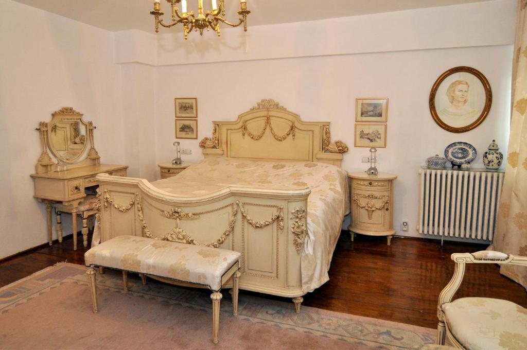 Двухместный (Двухместный номер с 1 кроватью и террасой) отеля Bed & Breakfast Popamuseum Tarpesti, Пьятра-Нямц