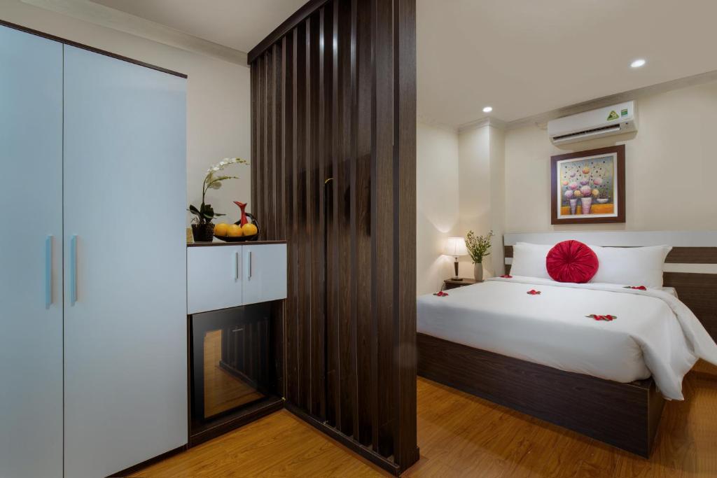 Двухместный (Улучшенный двухместный номер с 1 кроватью или 2 отдельными кроватями) отеля Le Beryl Hanoi Hotel, Ханой