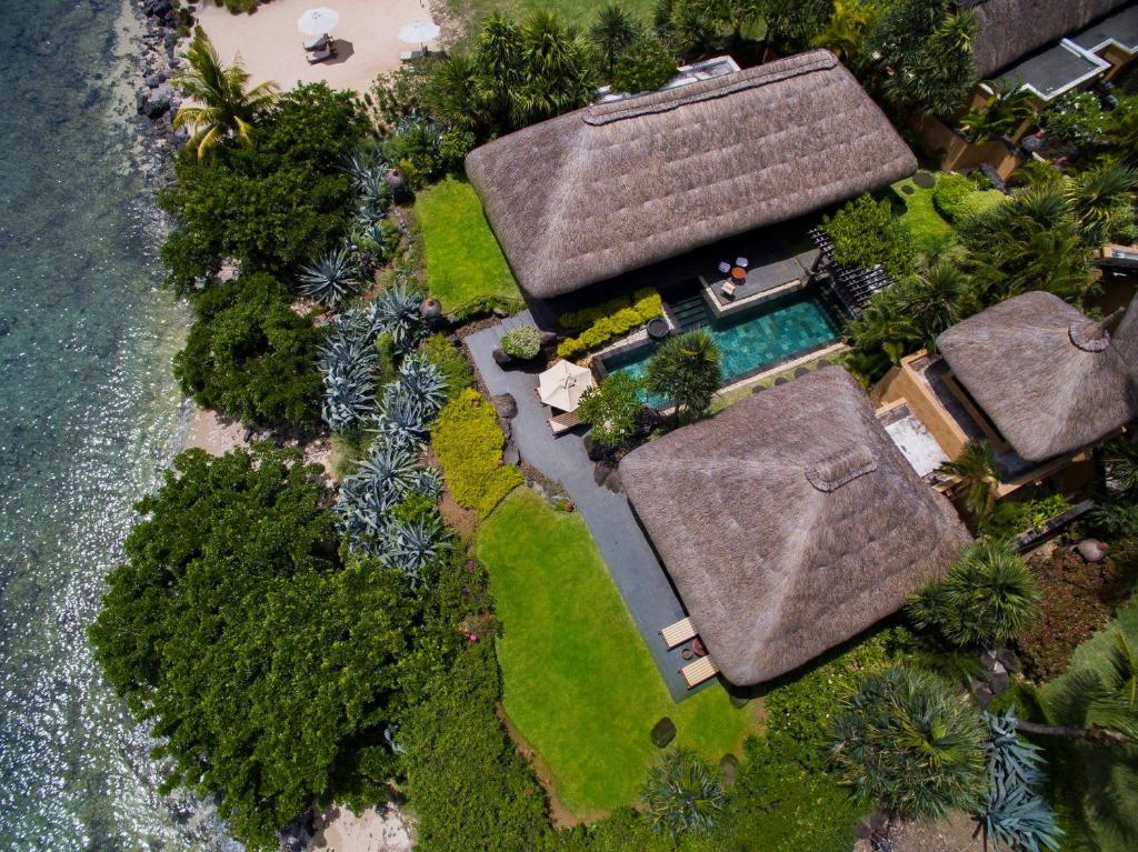 Сьюит (Королевская вилла с отдельным бассейном.) курортного отеля The Oberoi Beach Resort, Mauritius, Балаклава