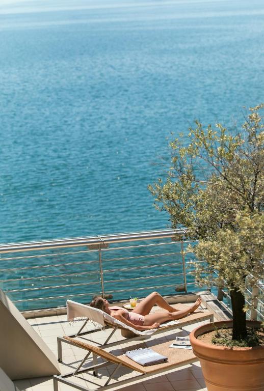 Сьюит (Роскошный люкс с фронтальным видом на море) отеля Daios Luxury Living, Салоники