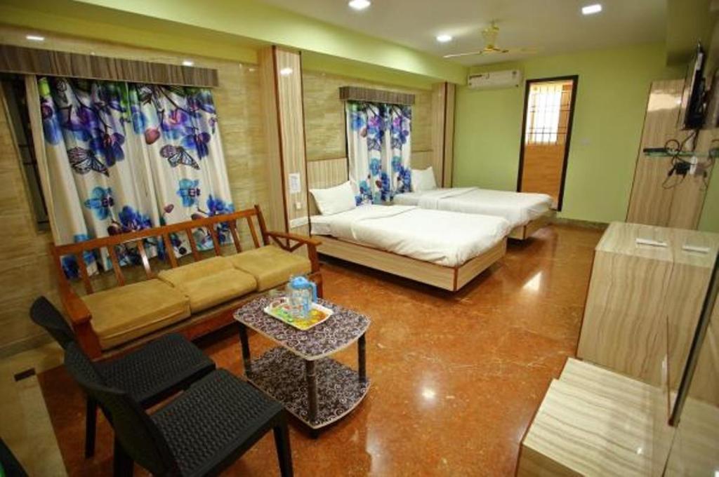 Сьюит (Улучшенный люкс) отеля Shiva Residency, Тируваннамалай