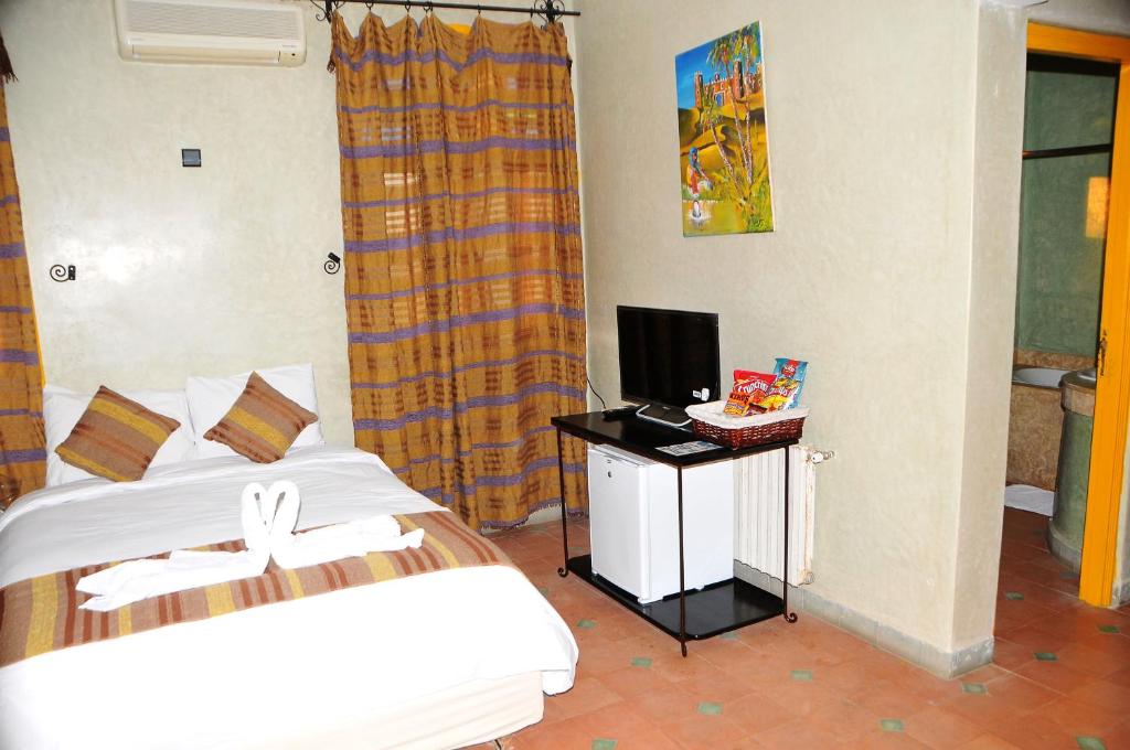 Четырехместный (Четырехместный номер с собственной ванной комнатой), Riad Mhidou