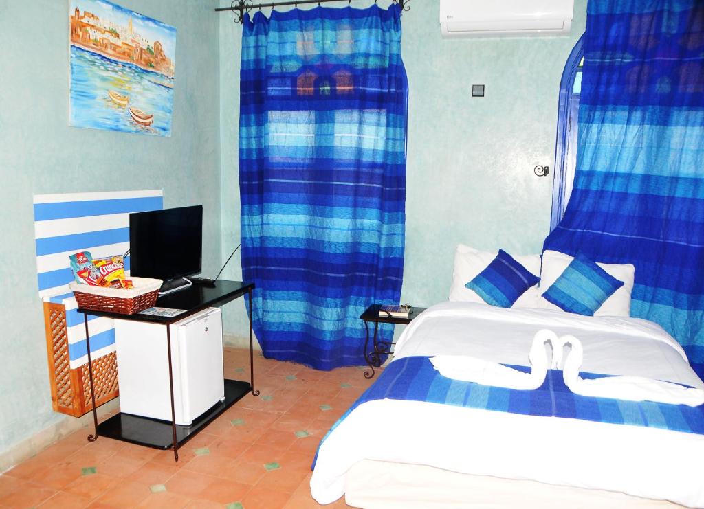 Четырехместный (Четырехместный номер с собственной ванной комнатой), Riad Mhidou