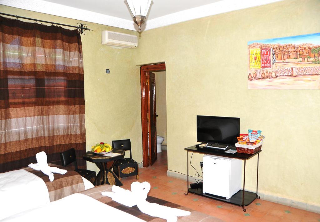 Трехместный (Трехместный номер с собственной ванной комнатой), Riad Mhidou