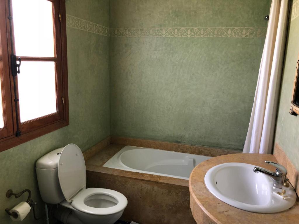 Двухместный (Двухместный номер с 1 кроватью и собственной ванной комнатой), Riad Mhidou