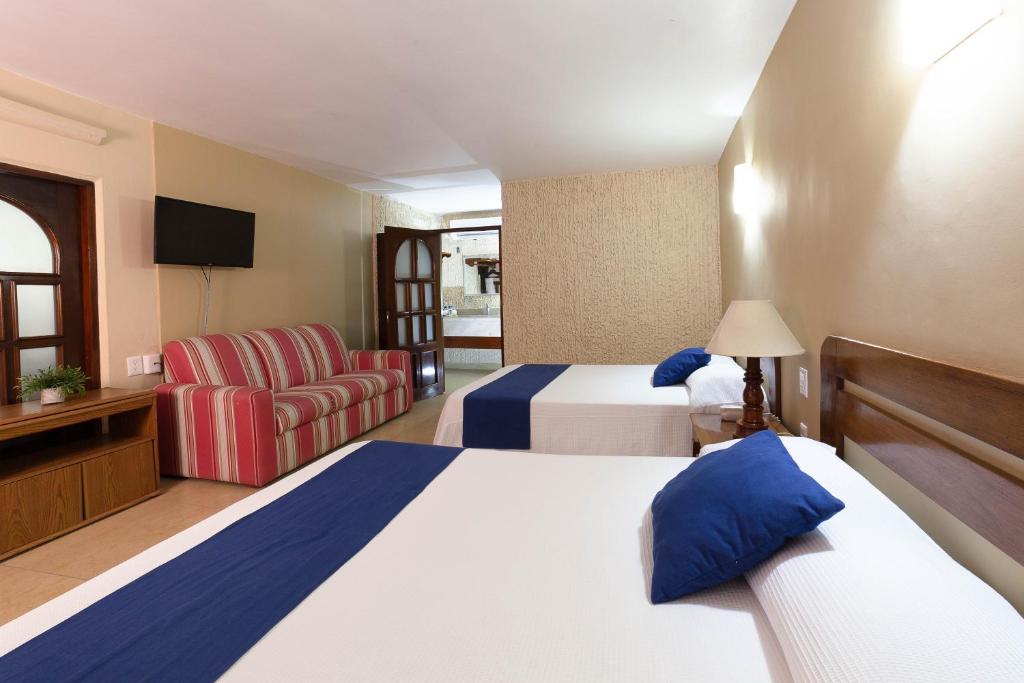 Сьюит (Семейный люкс) отеля Hotel Plaza Palmas, Туспам-де-Родригес-Кано