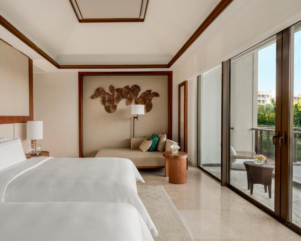 Вилла (Вилла с 2 спальнями и собственным бассейном), Shangri-La's Sanya Resort & Spa