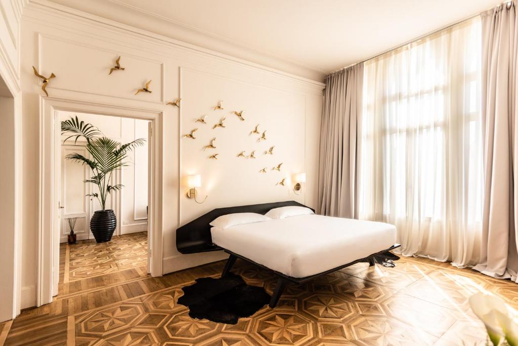 Сьюит (Royal Apartment with Jacuzzi and Balcony - Separate Building), Palazzo Paruta