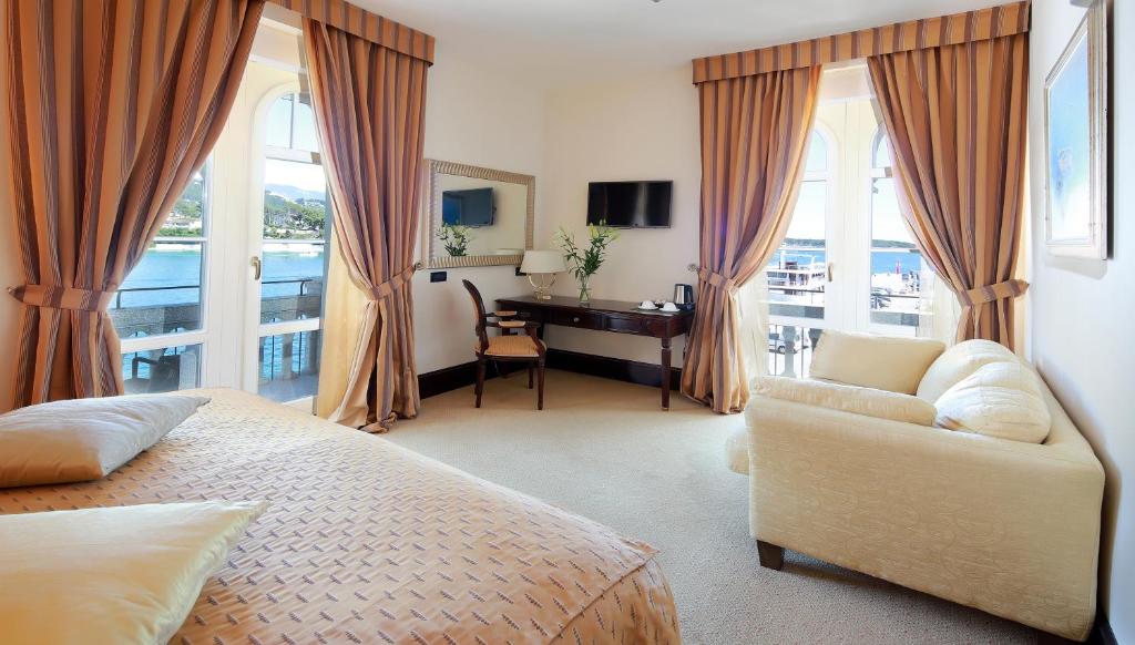 Семейный (Superior Family Room With Sea View and Balcony (2+1)) отеля Arbiana Heritage Hotel, Раб