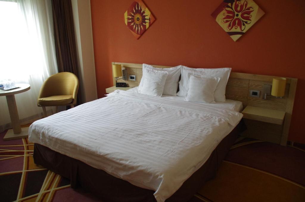 Сьюит (King Suite with Living Room and Kitchen), BW Premier Collection Mari Vila Hotel