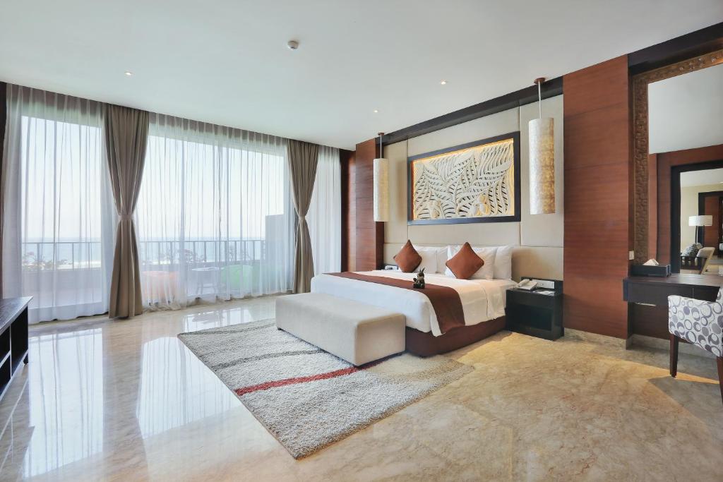 Сьюит (Президентский люкс с видом на океан) курортного отеля Ulu Segara Luxury Suites & Villas, Нуса Дуа