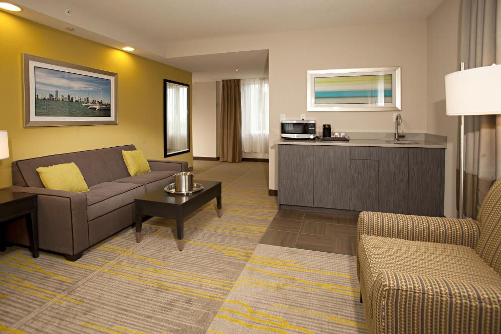 Сьюит (Люкс с 2 кроватями размера «queen-size»), Comfort Suites Miami Airport North