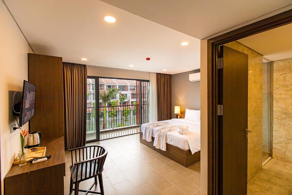 Двухместный (Двухместный номер Делюкс с 1 кроватью и балконом) отеля BAYYA HOTEL PHU QUOC, Дуонг-Донг