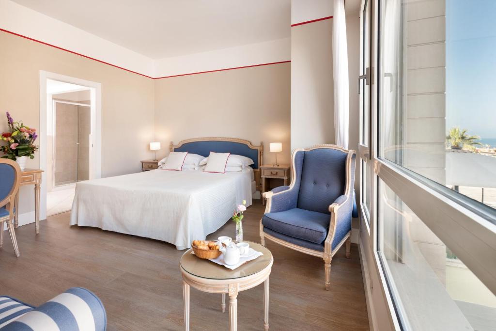 Двухместный (Классический двухместный номер с 1 кроватью или 2 отдельными кроватями) отеля Hotel Sina Astor, Виареджо