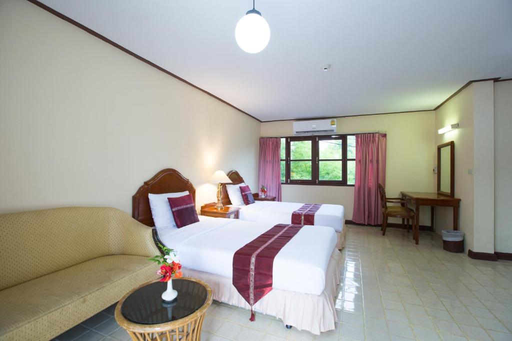 Двухместный (Стандартный двухместный номер с 2 отдельными кроватями) отеля Eurasia Cha-Am Lagoon, Пхетчабури
