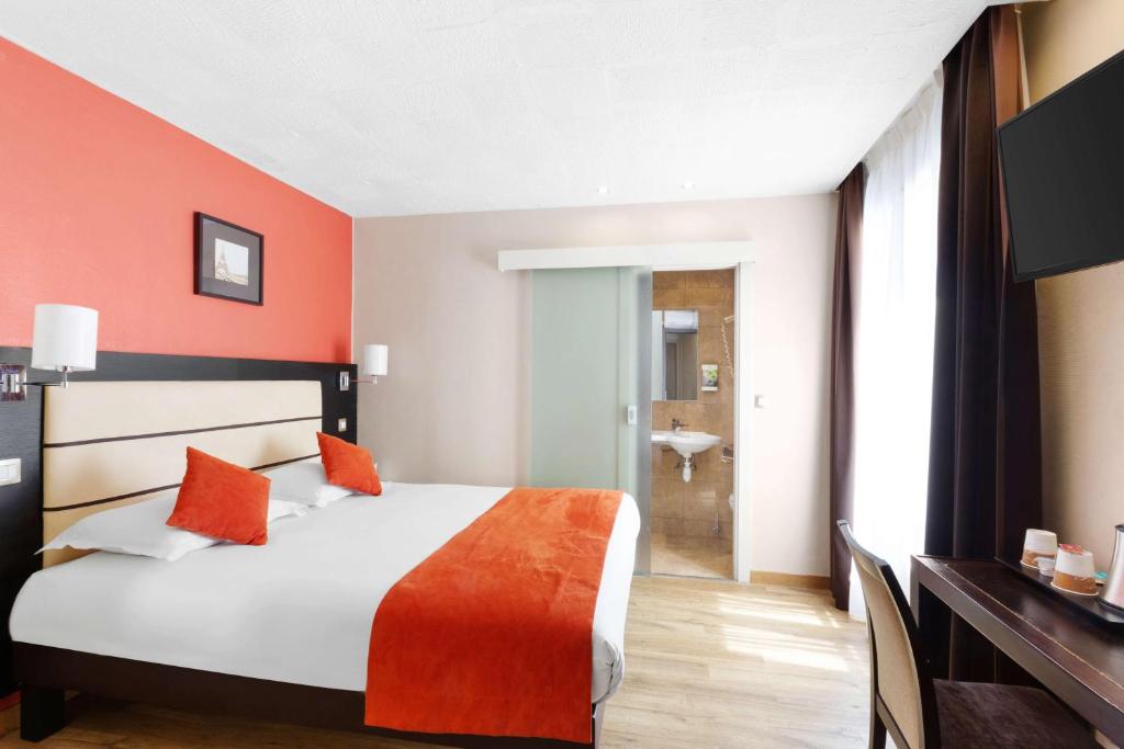 Двухместный (Классический двухместный номер с 1 кроватью) отеля Faubourg 216-224, Париж