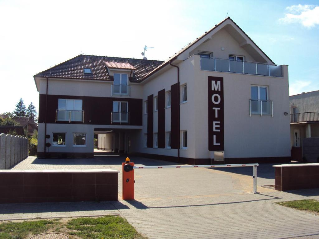 Мотель Motel Senec, Сенец