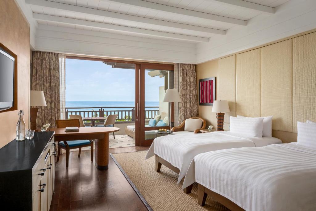 Двухместный (Предложение «Бесконечное лето» - Двухместный номер «Премьер» с 2 отдельными кроватями и видом на море) курортного отеля Shangri-La's Boracay Resort and Spa, Боракай