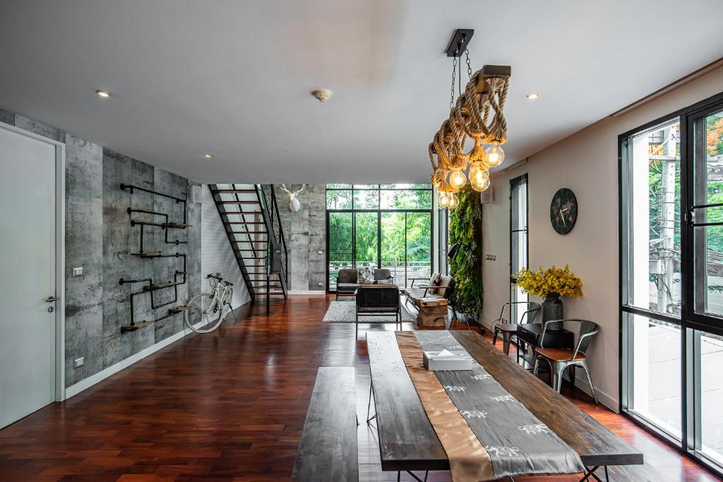 Апартаменты (Двухуровневый номер «Премиум» с 3 спальнями), Tonson Residence B Boutique