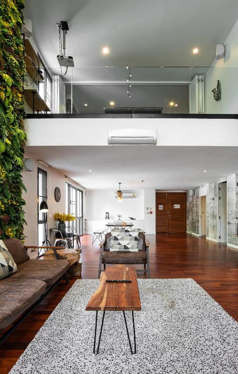 Апартаменты (Двухуровневый номер «Премиум» с 3 спальнями), Tonson Residence B Boutique