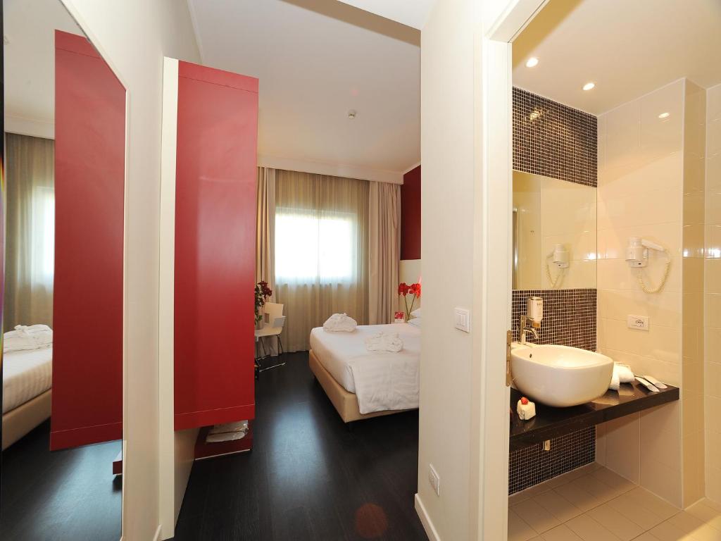 Двухместный (Двухместный номер «Комфорт» с 1 кроватью или 2 отдельными кроватями) отеля Hotel Michelino Bologna Fiera, Болонья