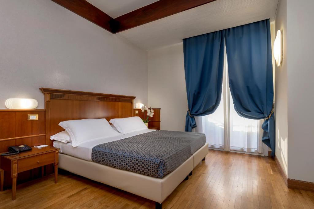 Двухместный (Двухместный номер с 1 кроватью или 2 отдельными кроватями) отеля Hotel Bellevue, Римини