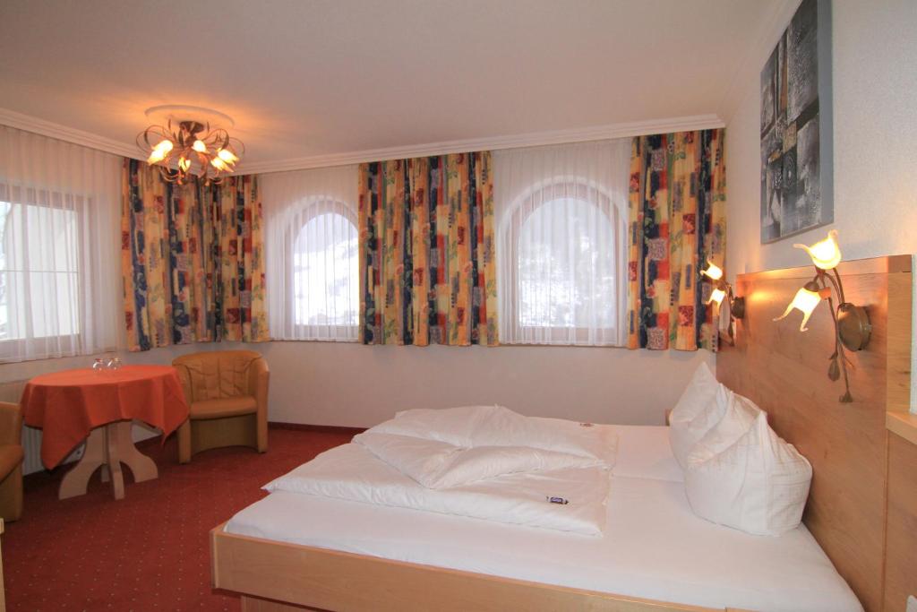Двухместный (Двухместный номер с 1 кроватью) отеля Hotel Garni Pradella, Ишгль