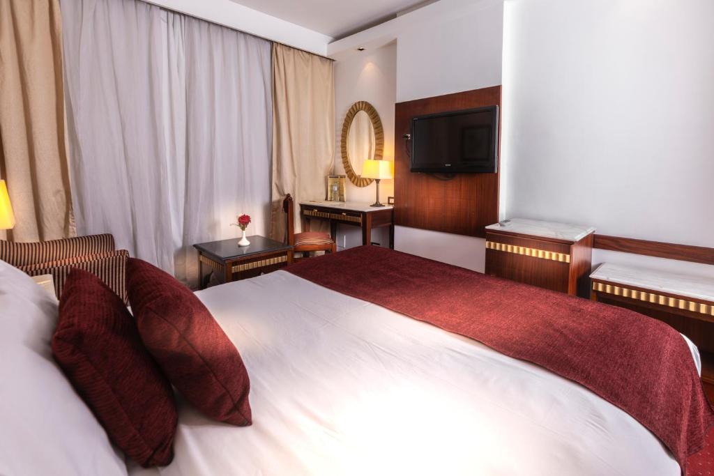 Двухместный (Стандартный номер с кроватью размера «king-size» и видом на город) отеля Golden Tulip Hotel Flamenco Cairo, Каир