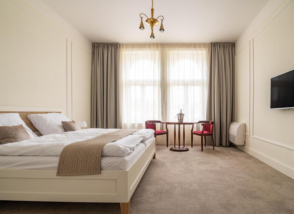 Двухместный (Улучшенный номер с кроватью размера «king-size») отеля Villa Rosenaw, Рожнов-под-Радгоштем