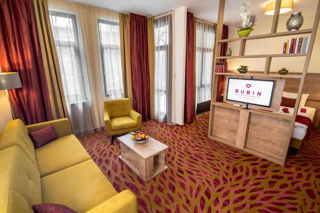 Двухместный (Двухместный номер Делюкс с 1 кроватью или 2 отдельными кроватями) отеля Rubin Wellness&Conference Hotel, Будапешт