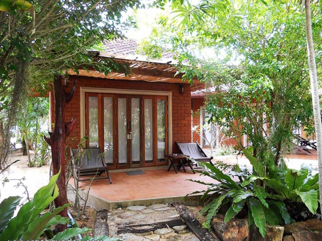Вилла (Вилла с 1 спальней с видом на сад) курортного отеля Rachavadee Bankrut Resort, Прачуапкхирикхан