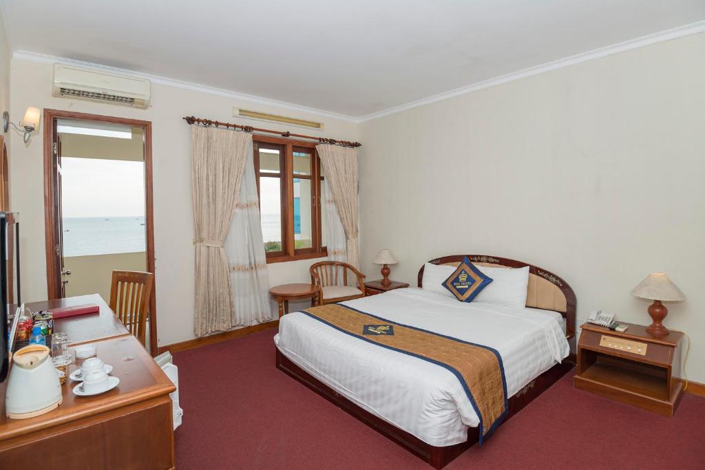 Двухместный (Улучшенный двухместный номер с видом на море) отеля Rex Hotel, Вунгтау