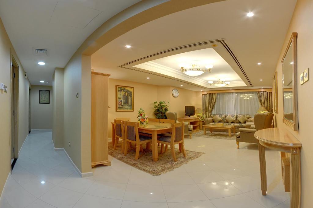 Апартаменты (Апартаменты с 2 спальнями) апарт-отеля Deira Suites Deluxe Hotel Suites, Дубай