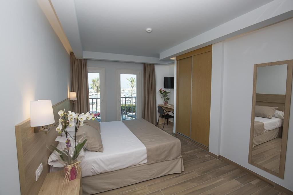 Двухместный (Двухместный номер Делюкс с 1 кроватью или 2 отдельными кроватями и видом на море) гостевого дома Ocean Lounge, Кальпе