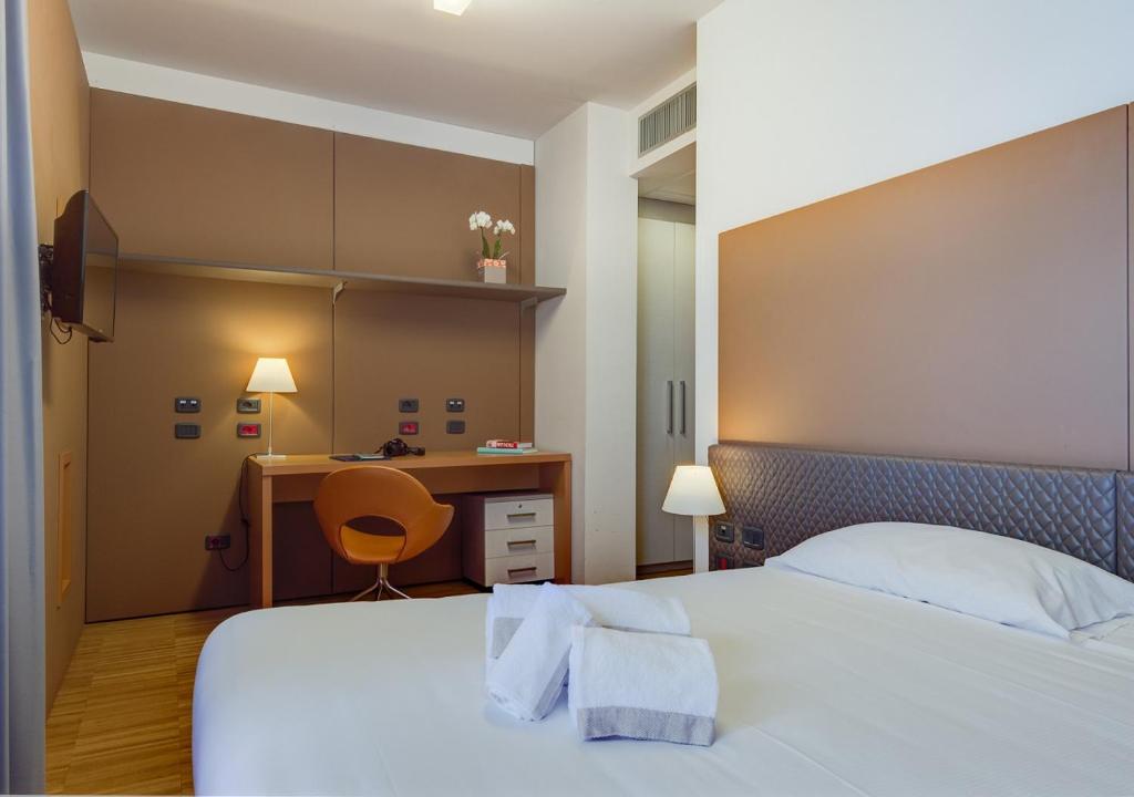 Двухместный (Стандартный двухместный номер с 1 кроватью или 2 отдельными кроватями) отеля Camplus Guest Bononia, Болонья