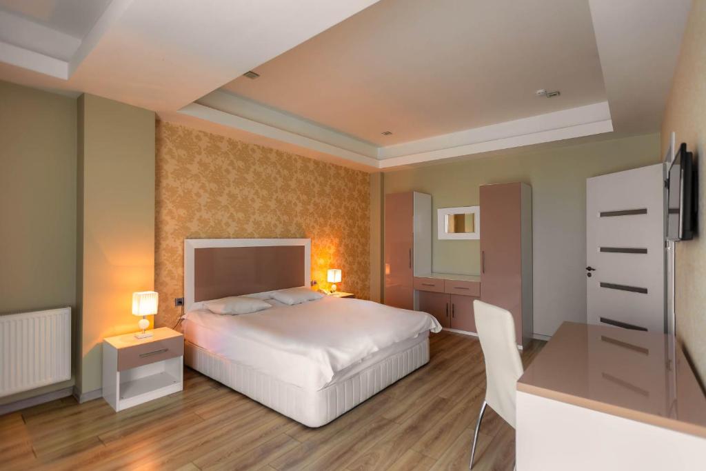 Двухместный (Двухместный номер Делюкс с 1 кроватью) апарт-отеля Diplomat Suites, Баку