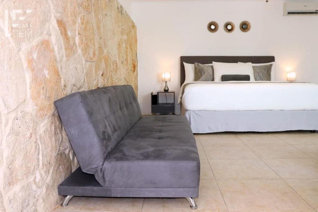 Двухместный (Двухместный номер с 1 кроватью или 2 отдельными кроватями и видом на бассейн) отеля Casa Gem B&B, Плая-дель-Кармен
