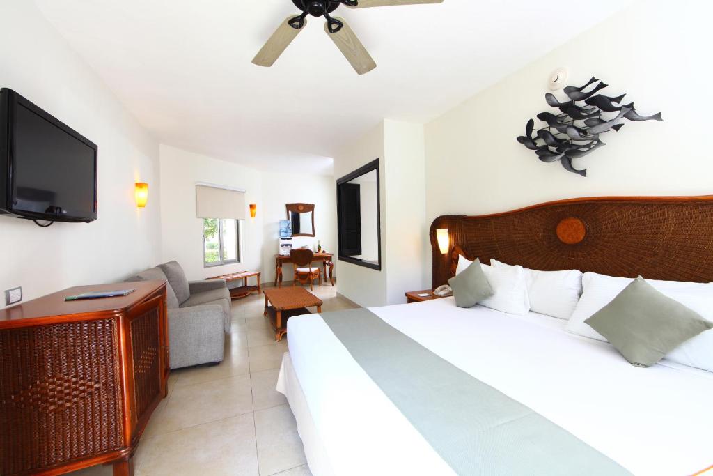Двухместный (Номер Делюкс) курортного отеля Sandos Caracol Eco Resort All Inclusive, Плая-дель-Кармен