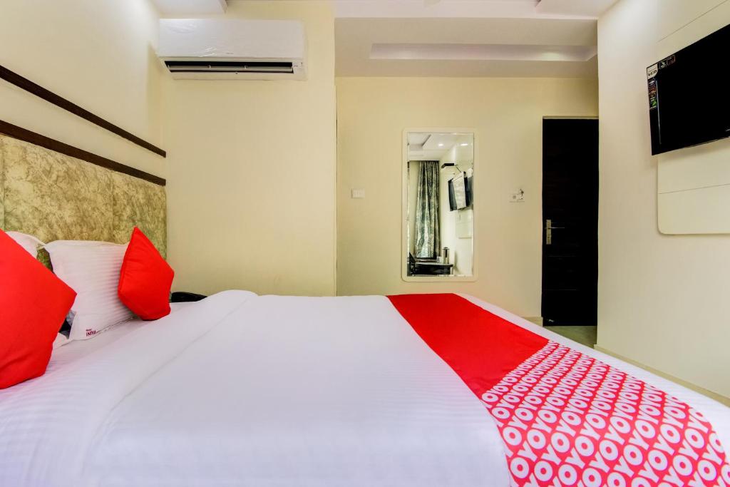 Трехместный (Классический трехместный номер) отеля OYO 46440 India Continental, Нью-Дели