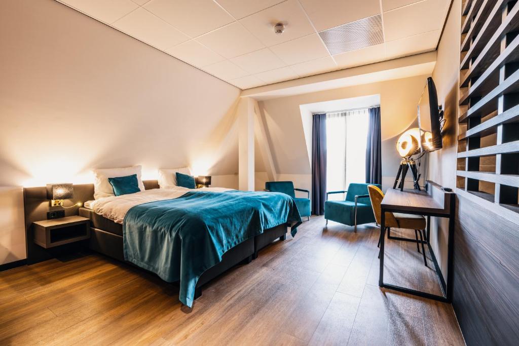 Двухместный (Улучшенный двухместный номер с 1 кроватью) отеля Hotel Hoogeveen, Гронинген