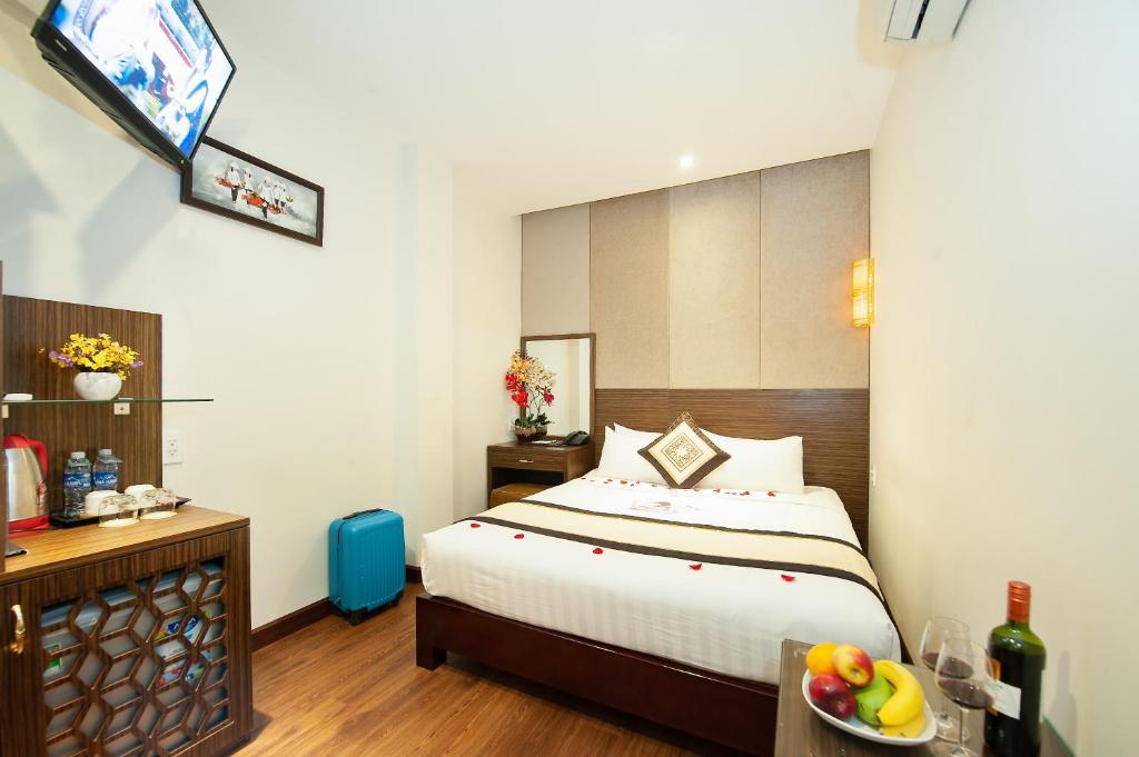 Двухместный (Улучшенный двухместный номер с 1 кроватью) отеля Saigonciti Hotel, Хошимин