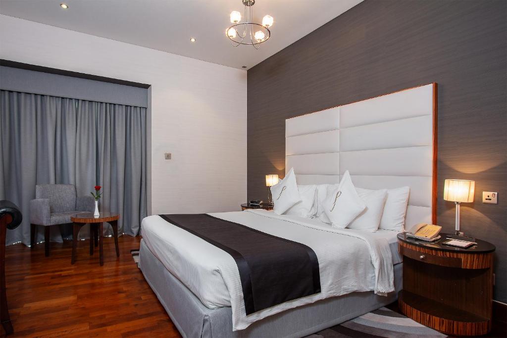 Апартаменты (Стандартные апартаменты с 1 спальней) апарт-отеля City Premiere Hotel Apartments, Дубай