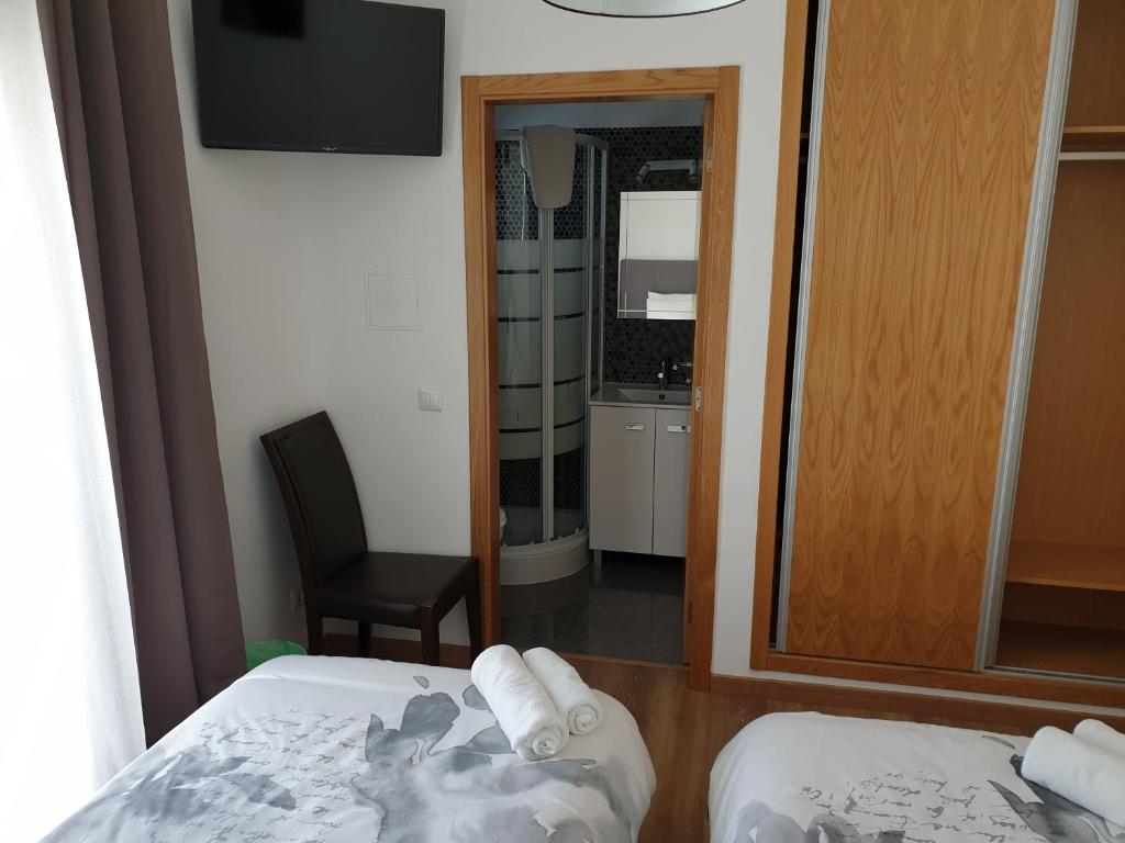 Двухместный (Двухместный номер с 2 отдельными кроватями) хостела OceanOasis Hostel, Ольян