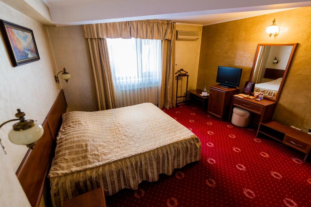 Двухместный (Стандартный двухместный номер с 1 кроватью) отеля Hotel Golden House, Крайова