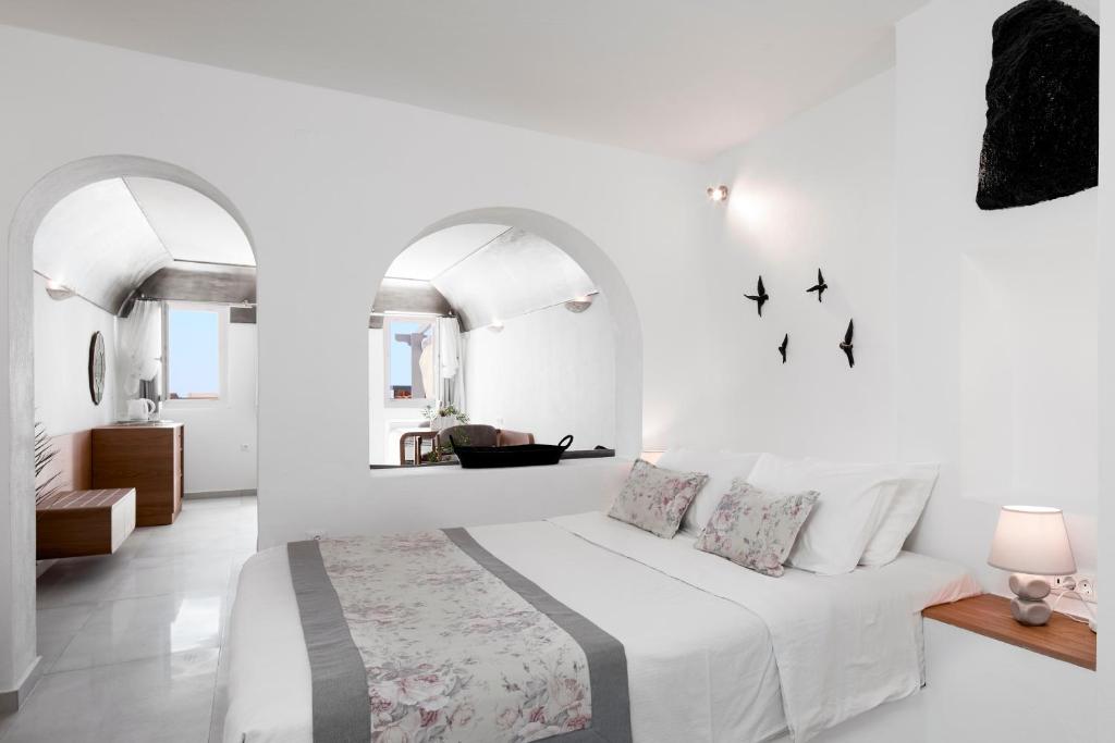 Апартаменты (Улучшенные апартаменты) отеля Santorini Princess SPA Hotel, Имеровиглион