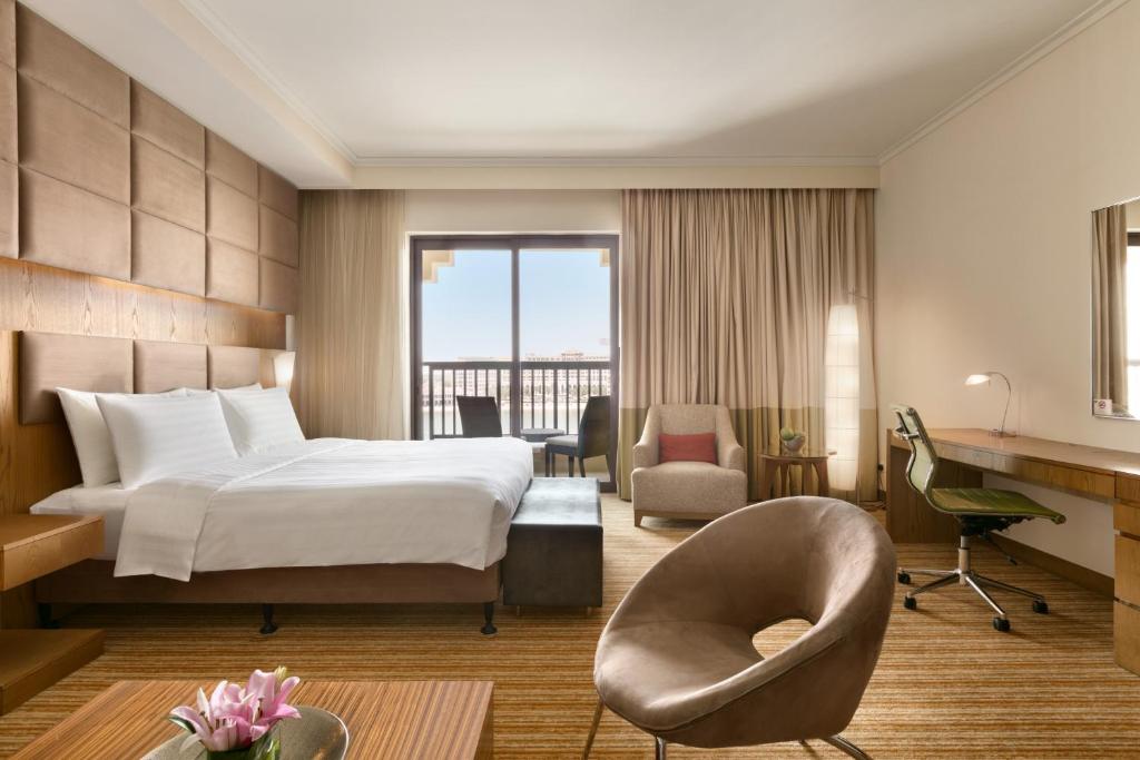 Двухместный (Представительский люкс) отеля Traders Hotel Qaryat Al Beri Abu Dhabi, by Shangri-La, Абу-Даби